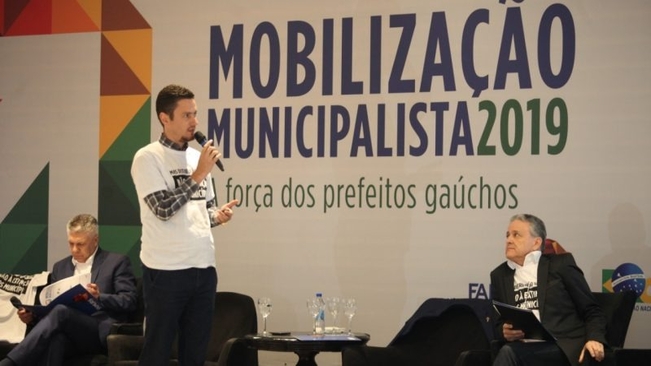 Prefeito participa de mobilização municipalista 2019 promovida pela Famurs