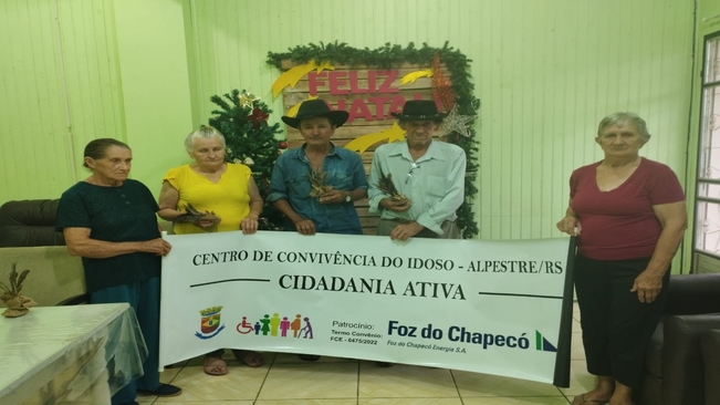 Secretaria de Assistência Social realiza encontros em grupo para idosos do município.