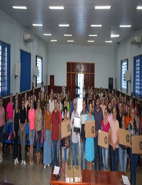 Notebooks são entregues para gestores da Rede Municipal de Ensino