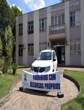 Veículo é adquirido pela Secretaria Municipal de Educação 