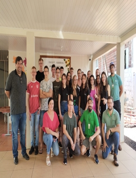  A Escola Municipal de Ensino Fundamental General Souza Netto recebeu a visita dos Alunos e Professores do IFSC de São Carlos