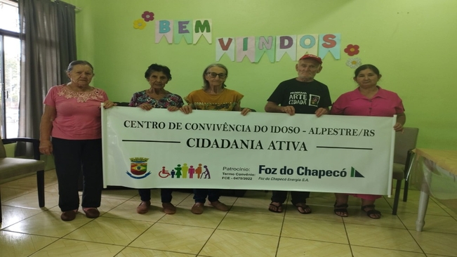 Atividades são realizadas com os participantes do Centro de Convivência do Idoso