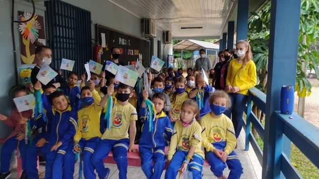 Alunos da escola Treze de Maio realizam atividades referente ao aniversário do município