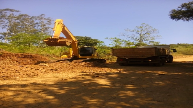  Secretaria de Obras realiza trabalhos de melhorias em estradas do interior