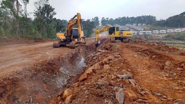 Secretaria de Obras realiza diversos trabalhos no município