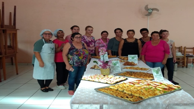 Famílias beneficiadas pelo Programa Minha Casa, Minha Vida participam de curso de Geração de renda